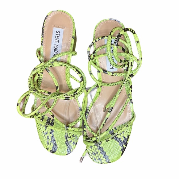 NWT Steve Madden Impressed Neon Green Snake Print Ankle Wrap Dress Sandals - Picture 4 of 6
